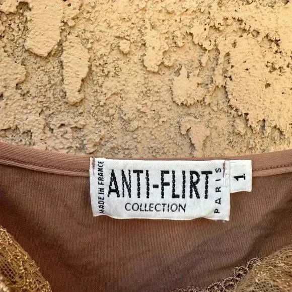 vintage 90s ANTI FLIRT tank top. - Picture 4 of 11